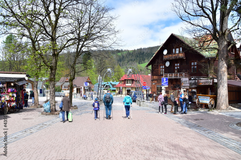 Krupowki, glowny deptak miejski, Zakopane