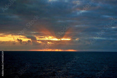 Sonneaufgang über dem atlantischen Ozean  © Peter