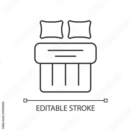 Double bed set linear icon. Hotel room for night rest. King size linen bedding. Textile products. Thin line customizable illustration. Contour symbol. Vector isolated outline drawing. Editable stroke