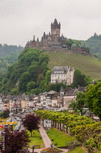 Cochem, Reichsburg, Mosel, Altstadt, Stadt, Moselpromenade, Weinberg, Altstadthäuser, Schifffahrt, Fluss, Terrassenmosel, Rheinland-Pfalz, Frühling, Deutschland photo