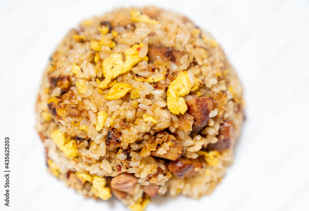美味しそうな手作りチャーハンの写真。 美味しそうな手作りチャーハンの写真。