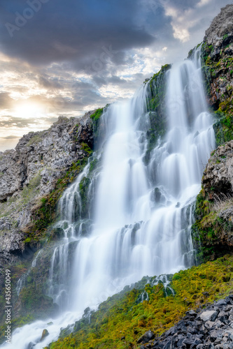 Fototapeta Naklejka Na Ścianę i Meble -  Dramatic waterfall in the light of morning