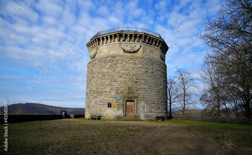 Der Bismarckturm von Bad Kissingen an einem Frühlings Morgen