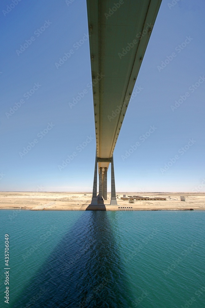 Fahrt durch den Suez Kanal