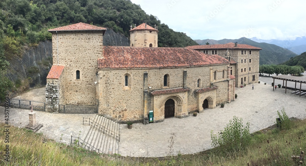 Monasterio Santo Toribio de Liébana, Acceso a Santo Toribio de Liébana, Turieno, Cantabria, Spain