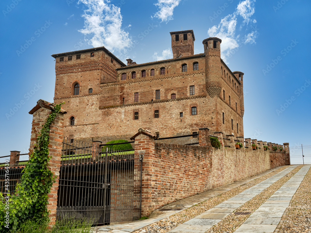 Obraz premium Grinzane Cavour Castle in Piedmont