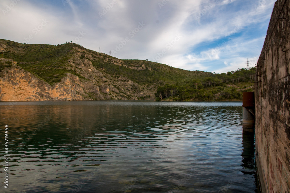 Presa del embalse de Bolarque, Almonacid de Zorita, Sayatón, Guadalajara, Castilla la Mancha, España, Río Tajo Presa del embalse de Bolarque, Almonacid de Zorita, Sayatón, Guadalajara, Castilla la Mancha, España, Río Tajo