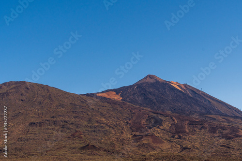 Paisaje con el pico del Teide en el Parque Nacional