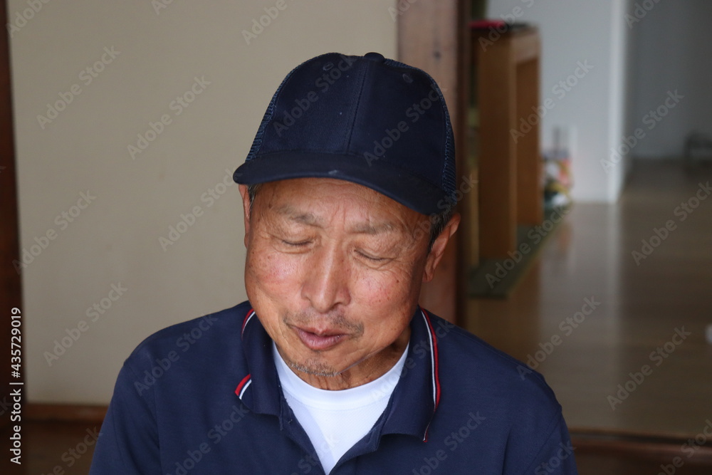 困っている男性 おじさん 困っている男性 おじさん