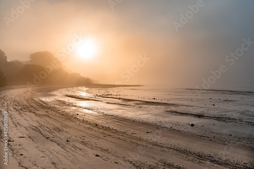 Sonnenaufgang am Wedeler Elbstrand (bei Hamburg)
