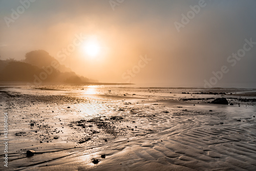 Sonnenaufgang am Wedeler Elbstrand (bei Hamburg)