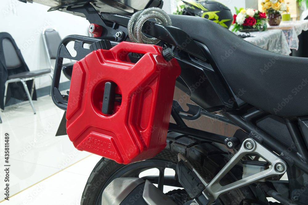 Motorcycle Auxiliary Fuel Tank, Reserve Gas Fuel Tank on a Touring Motorcycle. Stock 写真 Adobe