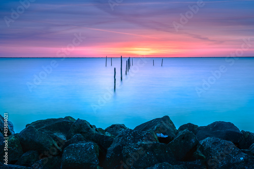 Sundown with fish trap at the coast © fotografiecor