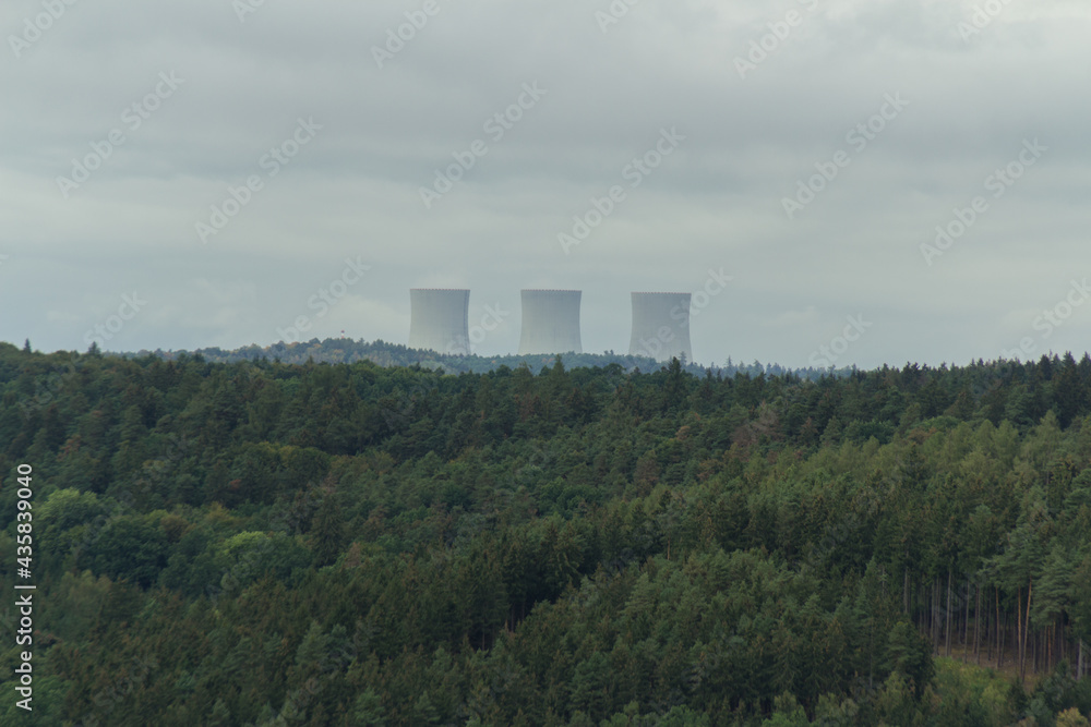 3 x Kernkraftwerk
