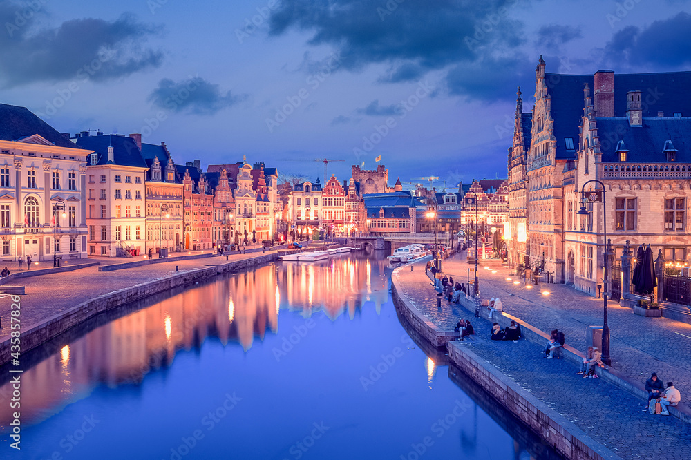 Obraz premium Gand à l'heure bleue