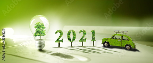 2021, projet immobilier, arbre, ampoule, voiture verte 