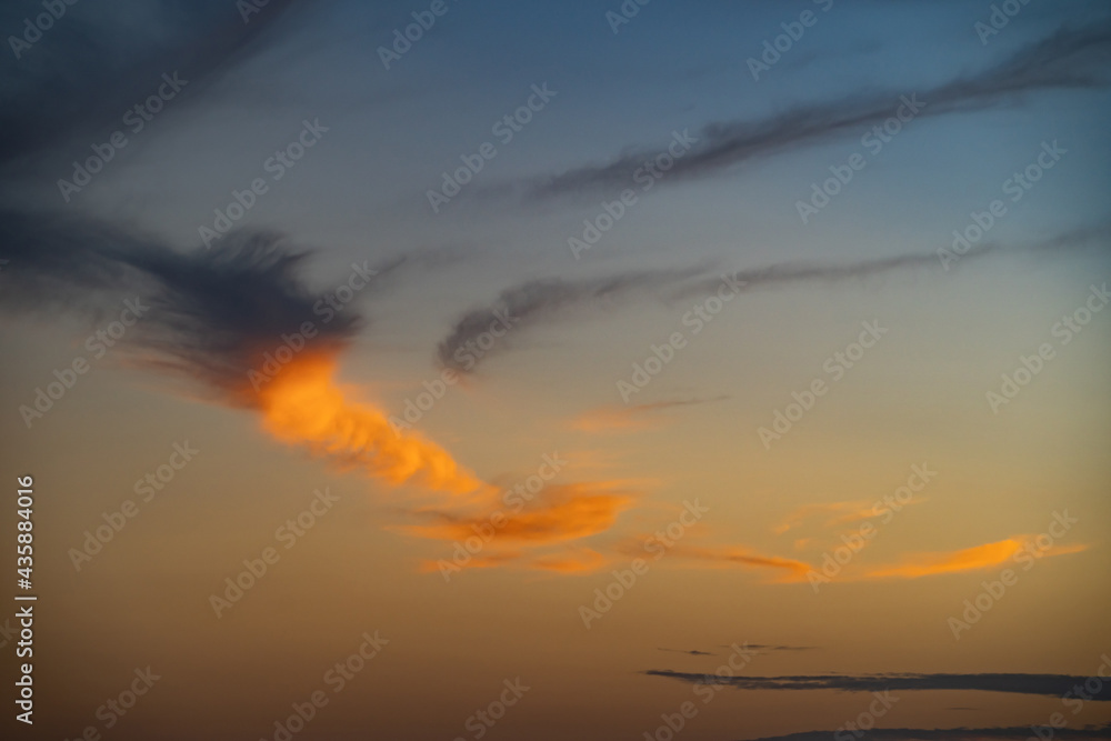Fototapeta premium Beautiful sunset sky. Natural background