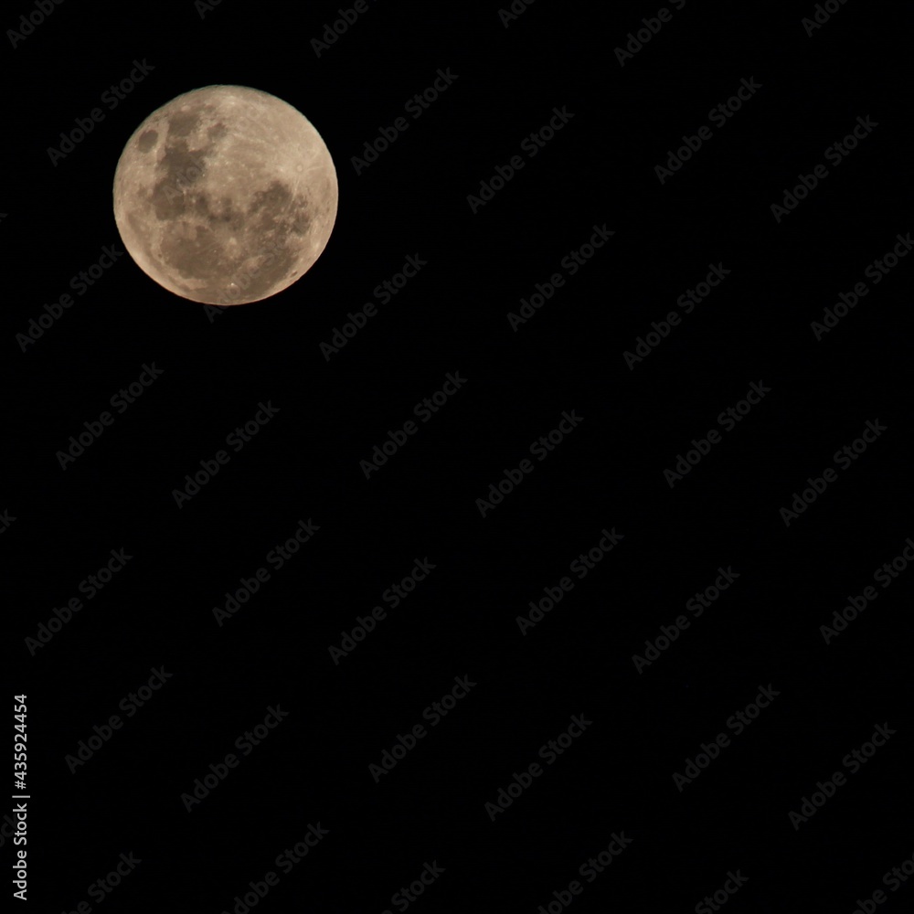 Obraz premium Superlua 26 de maio de 2021 - Florianópolis Brazil. 