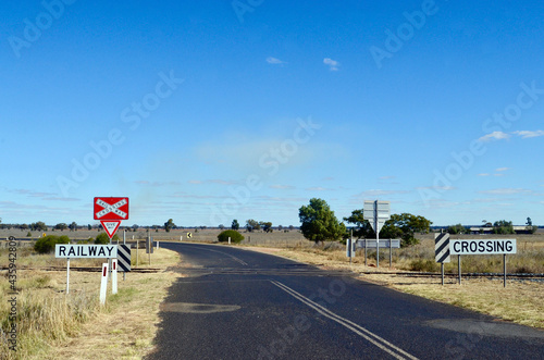 Obraz na plátně A railway crossing near Tullamore in central NSW