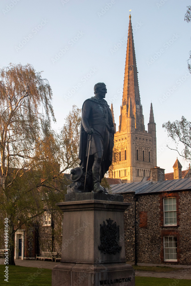 Fototapeta premium Golden hour/dusk at Norwich Cathedral in Norfolk, UK