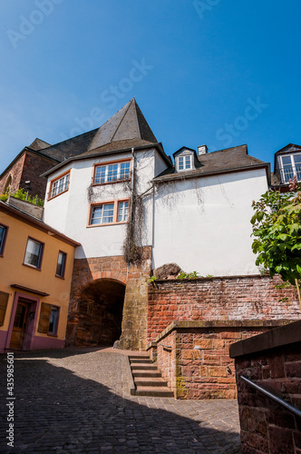 Saarburg  Stadt  Altstadt  Altstadth  user  Weinstadt  Weinberge  Saar  Fluss  Rheinland-Pfalz  Deutschland