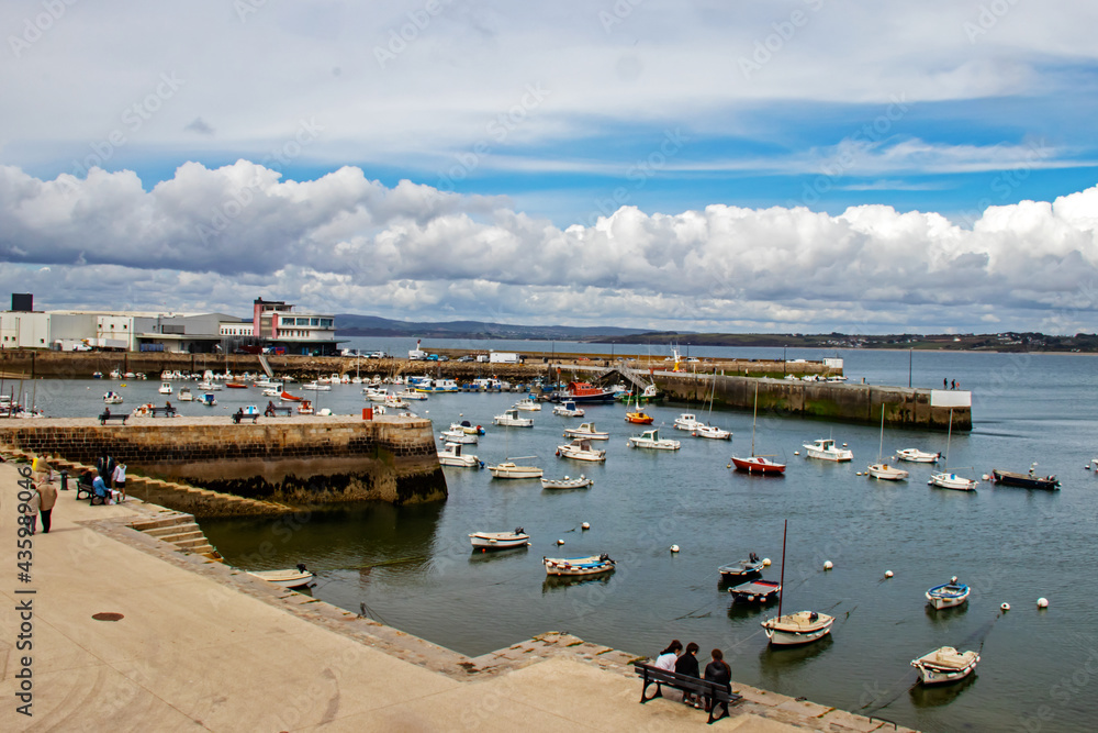 Douarnenez. Panorama sur le port du Rosmeur à marée basse. Finistère. Bretagne	