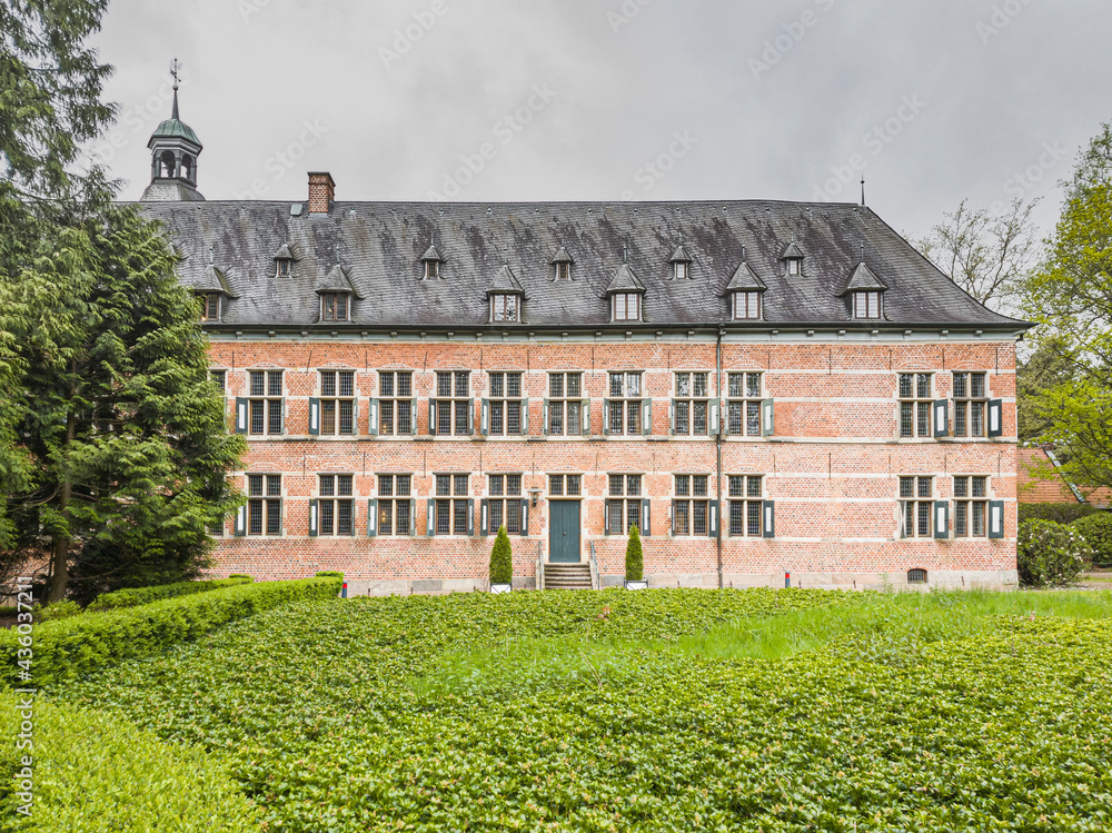 In the Reinbek Castle Park - View to the Castle