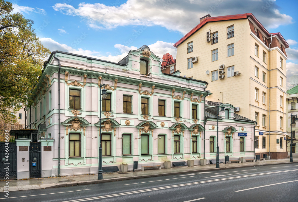 Lyzhin's mansion on Ostozhenka street in Moscow