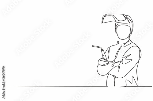 Continuous one line drawing of young male welder wearing mask posing crossed arms on chest. Professional job profession minimalist concept. Single line draw design vector graphic illustration