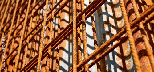 Steel reinforcement for concrete with rust: detail of the metal