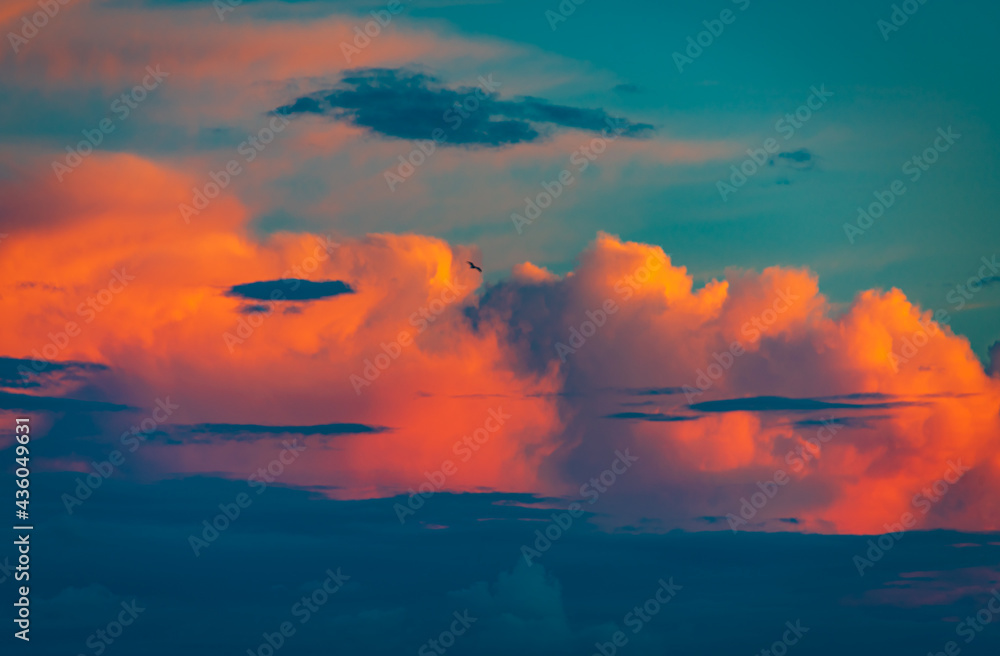 Naklejka premium Beautiful sunset sky. Abstract background 