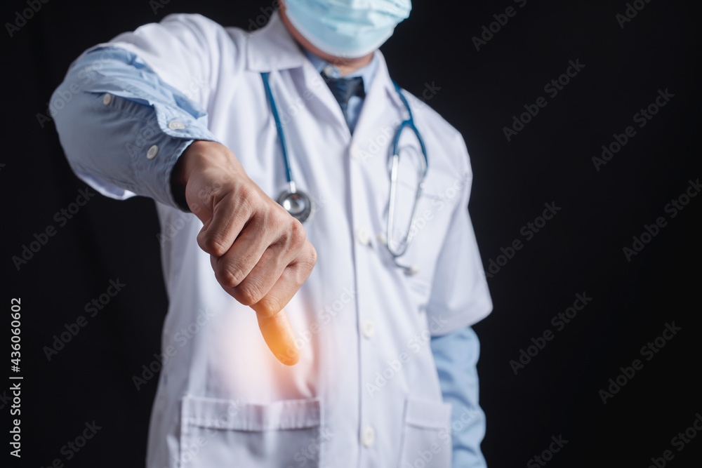 The doctor's thumb down shows a negative sign and there is a failure, unhappy performance, the concept of poor performance of the doctor. The doctor's thumb down shows a negative sign and there is a failure, unhappy performance, the concept of poor performance of the doctor.