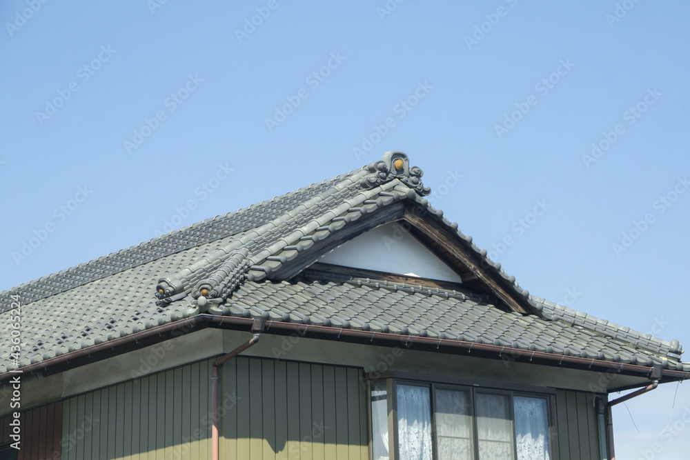 入母屋屋根　伝統家屋 