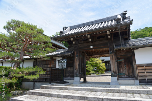 清凉寺 山門 滋賀県彦根市