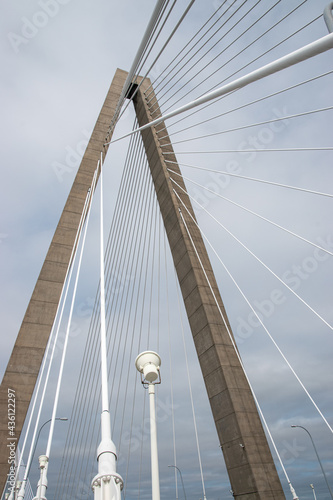 The Arthur Ravenel Jr. Bridge a cable-stayed bridge over the Cooper River in South Carolina, US, connecting downtown Charleston to Mount Pleasant © Joseph Creamer