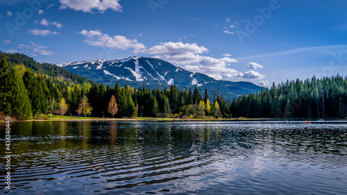 Billede på lærred Lost Lake near the village f Whistler, with the ski slopes of Whistler Mountain