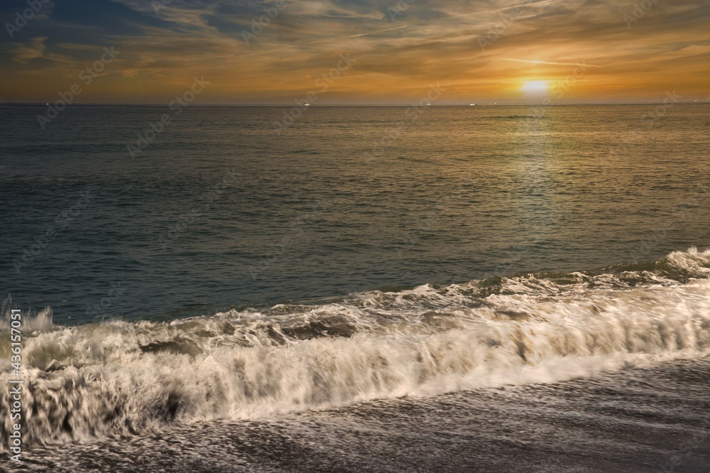 Fototapeta premium 湘南の海の夕陽