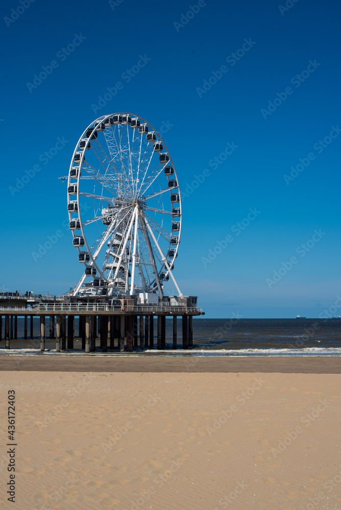 Ferris wheel near the sea