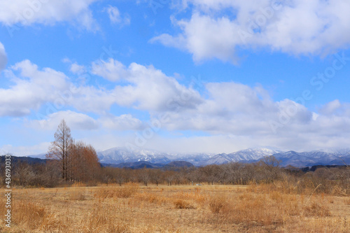 雪化粧の蔵王連峰 広大な風景