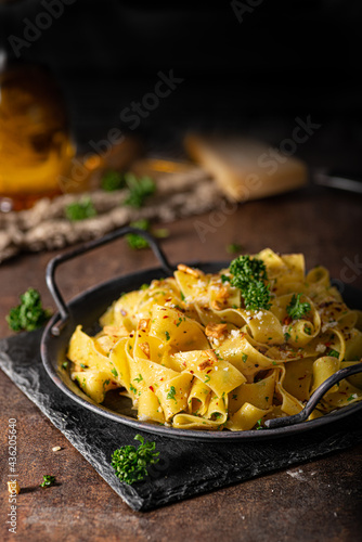 Garlic pasta with chilli flakes