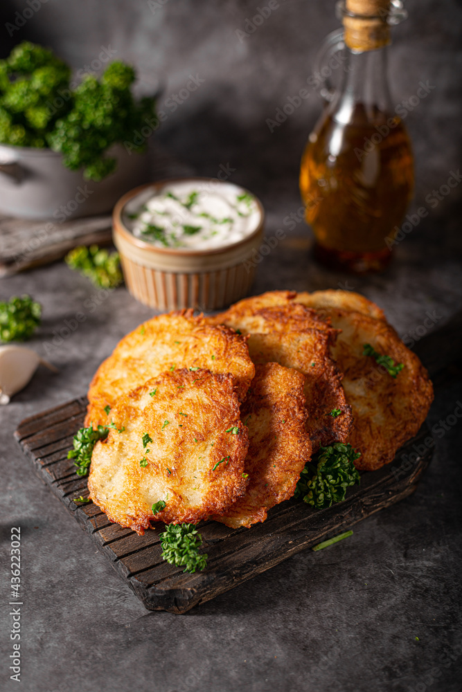 Original latkes with garlic