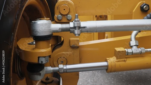 hydraulic cylinders and hydraulic system of a tractor or bulldozer