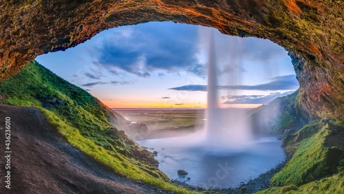 Quadro su tela Beautiful waterfall