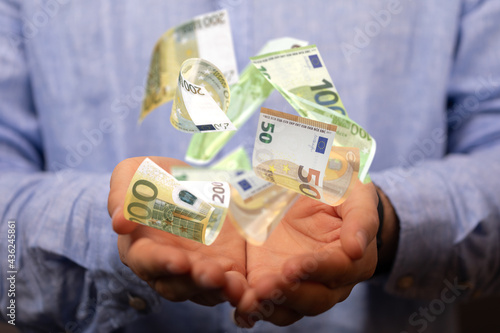 cashflow euro banknote bill...