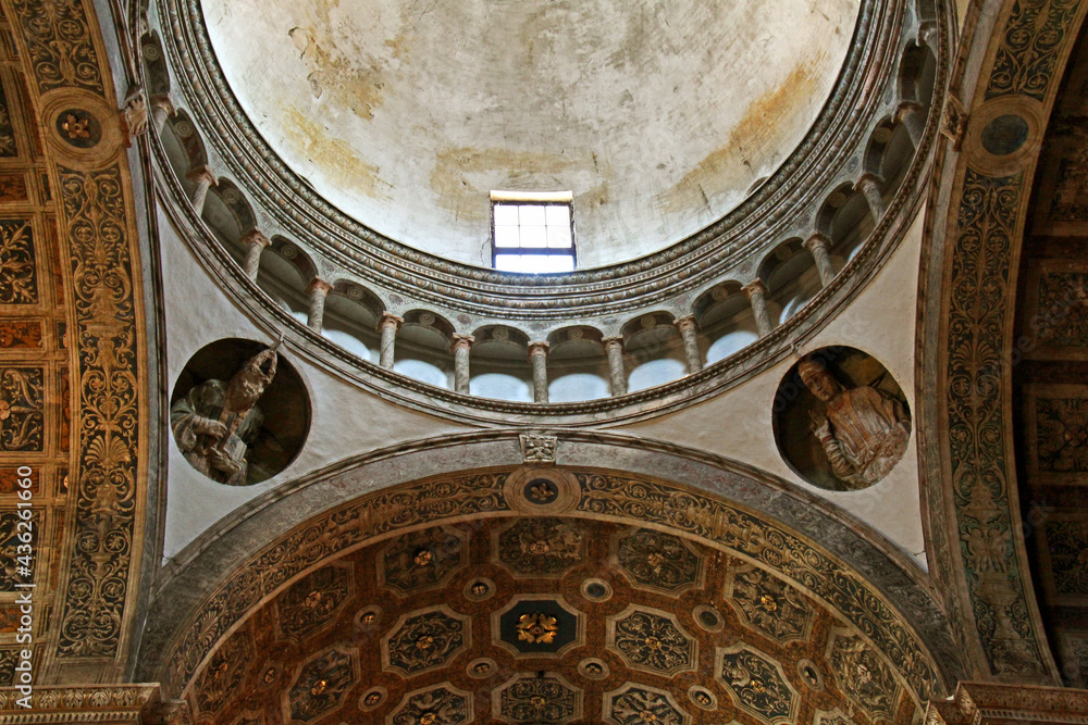 deambulatorio a loggia nel tiburio della chiesa di San Sisto a Piacenza