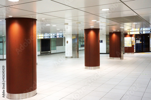 新宿駅、新宿三丁目駅付近の地下道