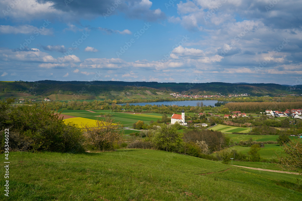 Blick vom Spitzberg bei Limbach auf Limbach am Main und die Mainebene, Landkreis Hassberge, Unterfranken, Franken, Bayern, Deutschland