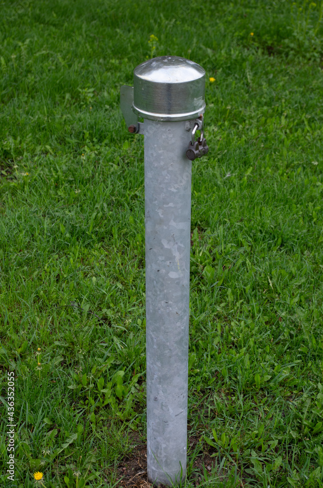 locked metal pole locked metal pole