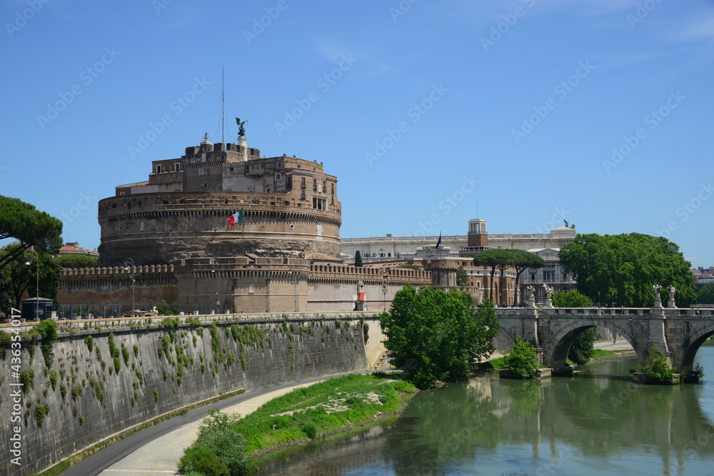 Castel Sant'Angelo (also known as Hadrian's Mausoleum), located on the right bank of the Teverenot far from the Vatican, connected to the Vatican State through the fortified corridor of the 