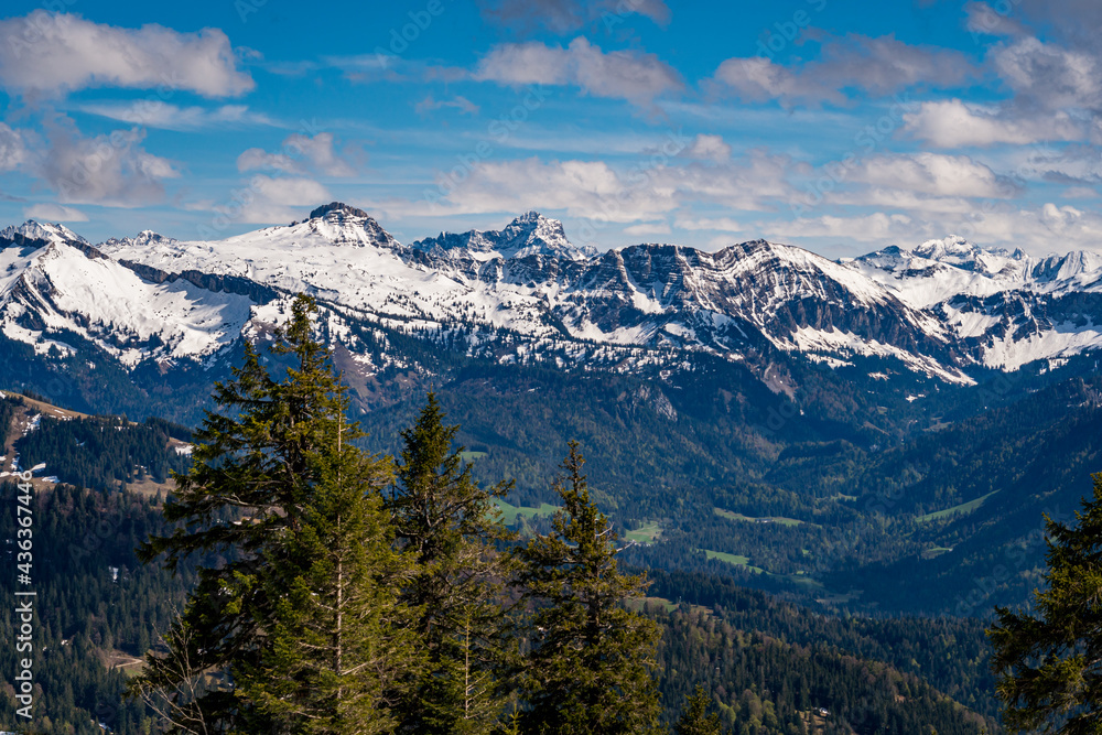 Fototapeta premium Mountain tour along the Alpenfreiheit premium trail near Oberstaufen
